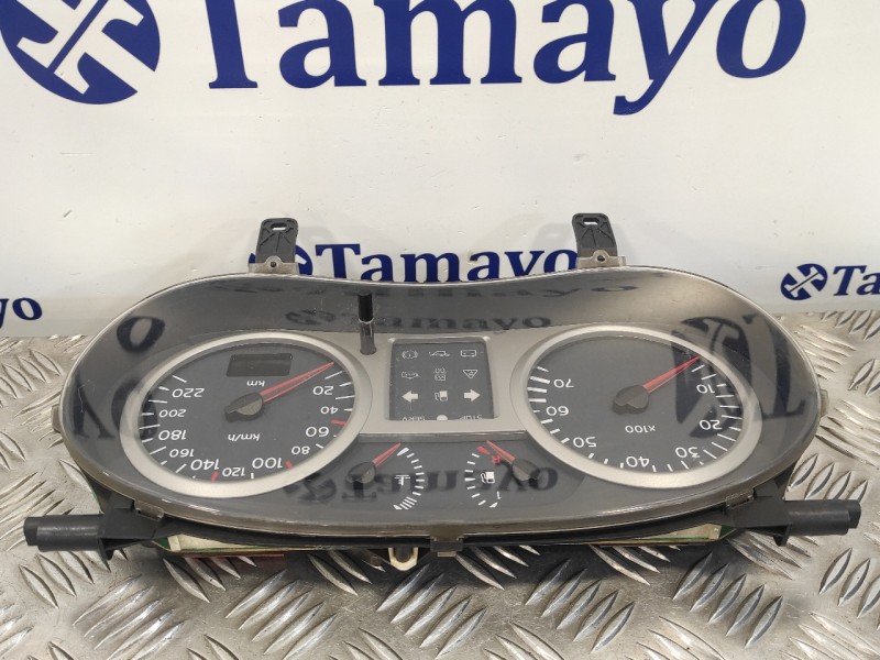 Recambio de cuadro instrumentos para renault clio ii fase ii (b/cb0) 1.2 referencia OEM IAM P8200059776  21659071