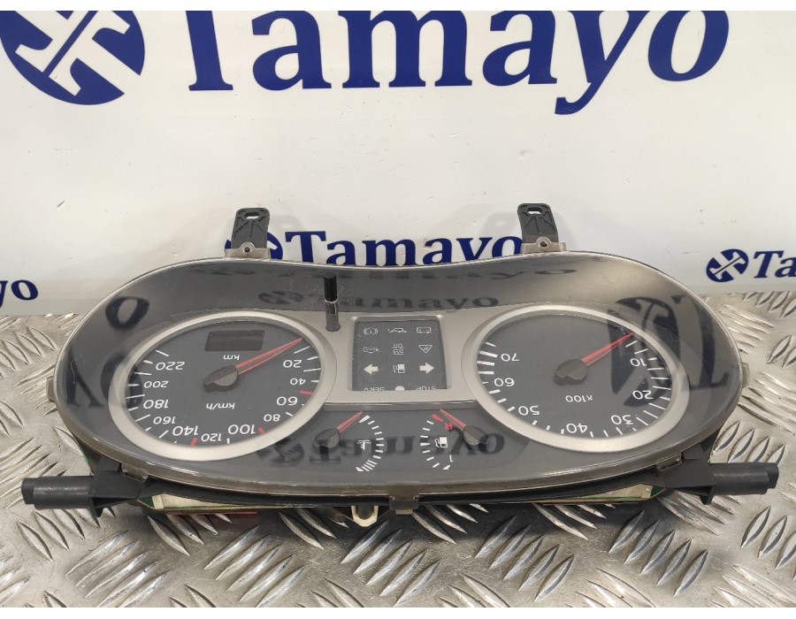 Recambio de cuadro instrumentos para renault clio ii fase ii (b/cb0) 1.2 referencia OEM IAM P8200059776  21659071