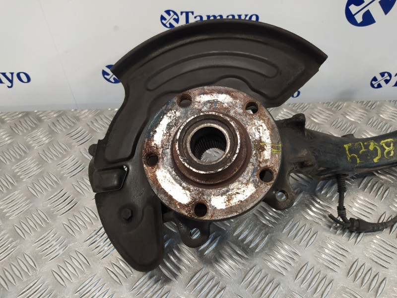 Recambio de mangueta delantera izquierda para volkswagen passat berlina (3b3) 1.9 tdi referencia OEM IAM 8D0407257  