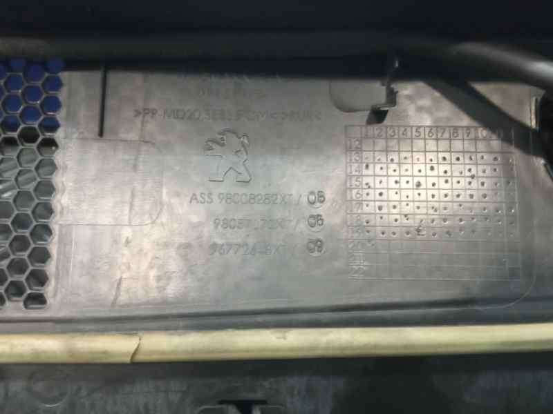 Recambio de torpedo para peugeot 308 sw referencia OEM IAM 98008282XT  