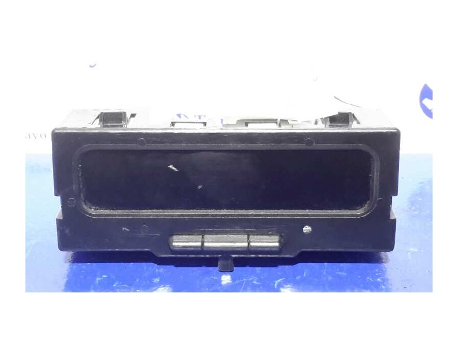 Recambio de pantalla multifuncion para renault megane ii berlina 5p 1.6 cat referencia OEM IAM 8200107839  