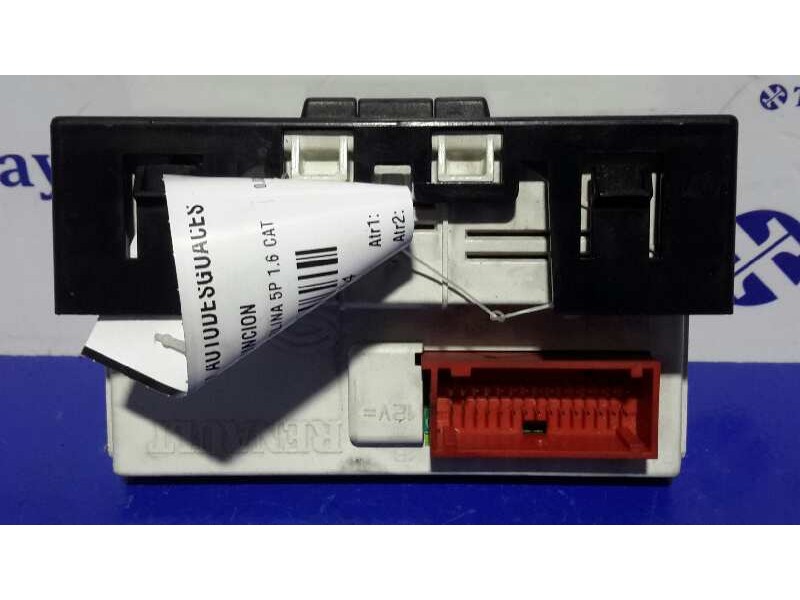 Recambio de pantalla multifuncion para renault megane ii berlina 5p 1.6 cat referencia OEM IAM 8200107839  