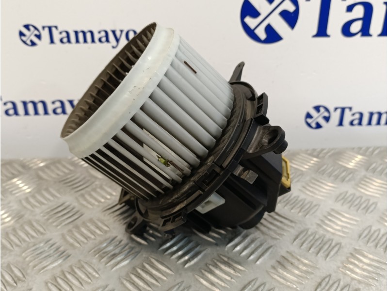 Recambio de motor calefaccion para peugeot 3008 1.6 puretech referencia OEM IAM 5P1330400  5P1330100