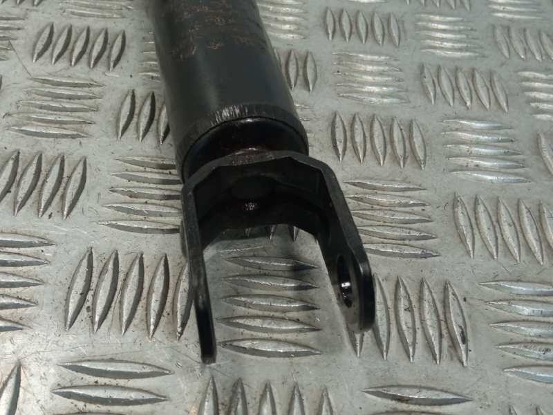 Recambio de amortiguador trasero para kia cee´d 1.6 crdi cat referencia OEM IAM 553111H100  