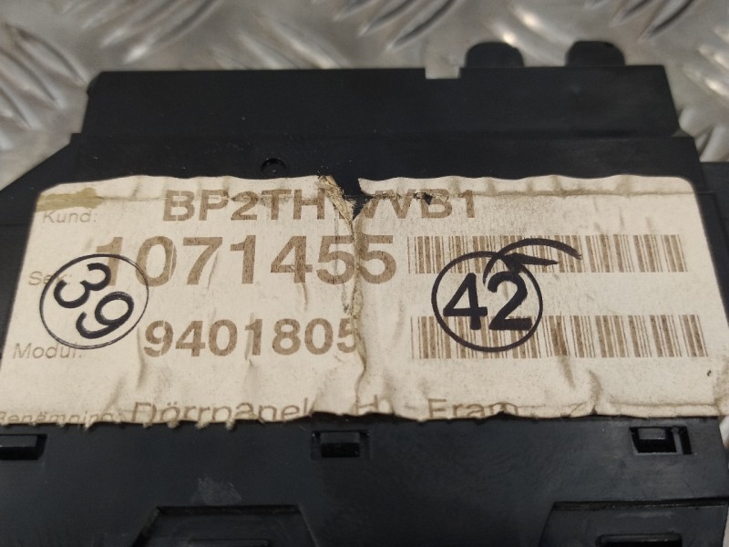 Recambio de mando elevalunas delantero derecho para volvo xc90 2.4 diesel cat referencia OEM IAM 30658147  