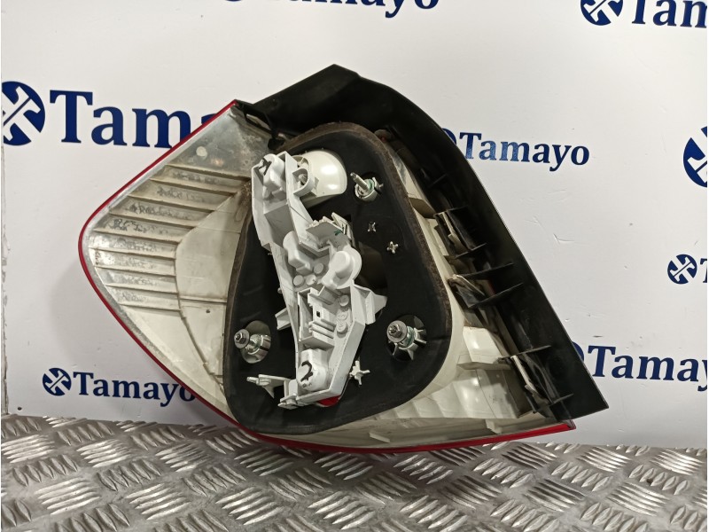 Recambio de piloto trasero derecho para bmw serie 1 berlina (e81/e87) 2.0 cat referencia OEM IAM 716485606  