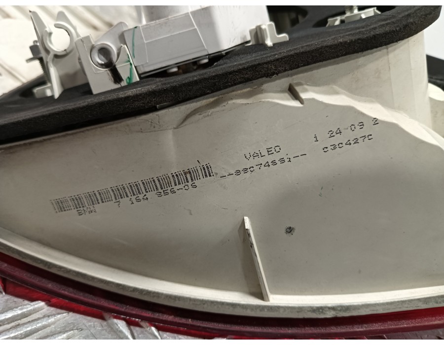Recambio de piloto trasero derecho para bmw serie 1 berlina (e81/e87) 2.0 cat referencia OEM IAM 716485606  