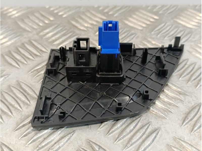 Recambio de warning para volkswagen polo 1.0 tsi referencia OEM IAM 2G1919225RDY  2G0953509KQ