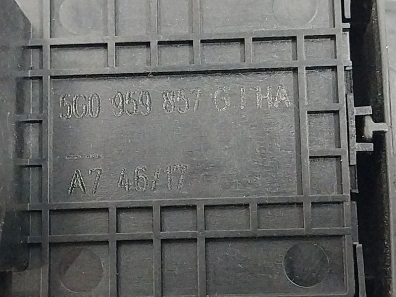 Recambio de mando elevalunas delantero izquierdo para seat ateca (kh7) 1.6 tdi referencia OEM IAM 5G0959857G  576867171