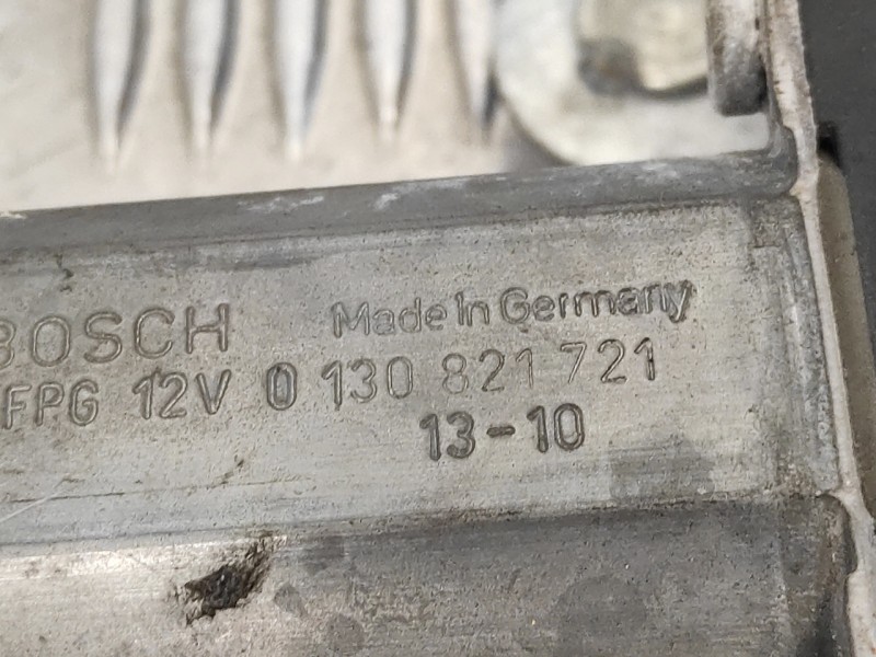 Recambio de elevalunas delantero derecho para renault megane i berlina hatchback (ba0) 1.6 referencia OEM IAM 0130821721  