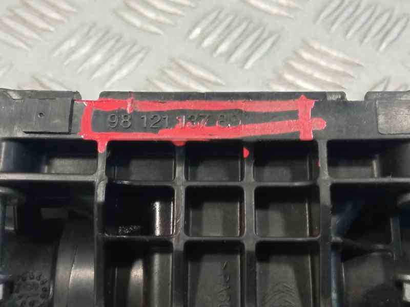 Recambio de termostato para peugeot 308 sw referencia OEM IAM 9812113780  1174647S