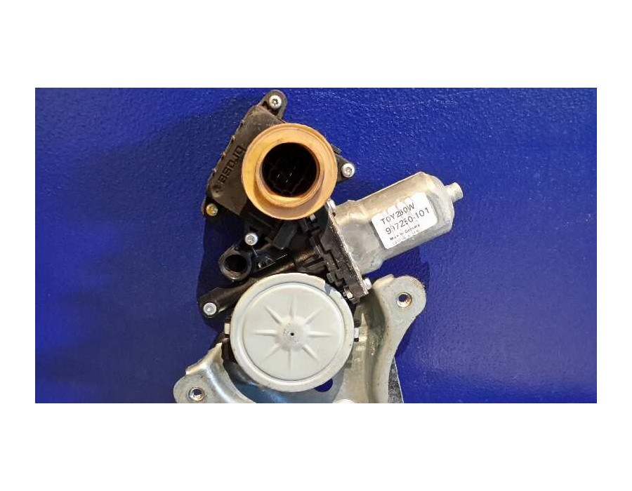 Recambio de elevalunas trasero derecho para toyota corolla verso (r1) 2.2 d-4d luna referencia OEM IAM 698300F020  997250101