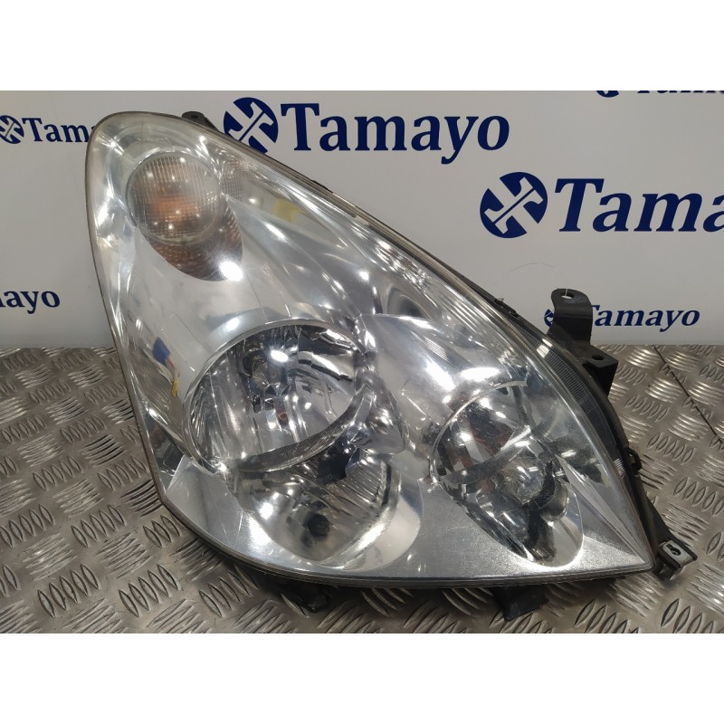 Recambio de faro derecho para toyota corolla verso (r1) 2.0 turbodiesel cat referencia OEM IAM   