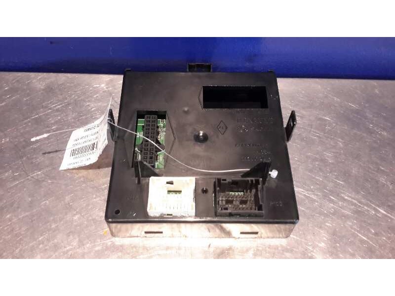 Recambio de caja reles / fusibles para renault laguna ii (bg0) referencia OEM IAM 8200309015 8200292640 8200283811
