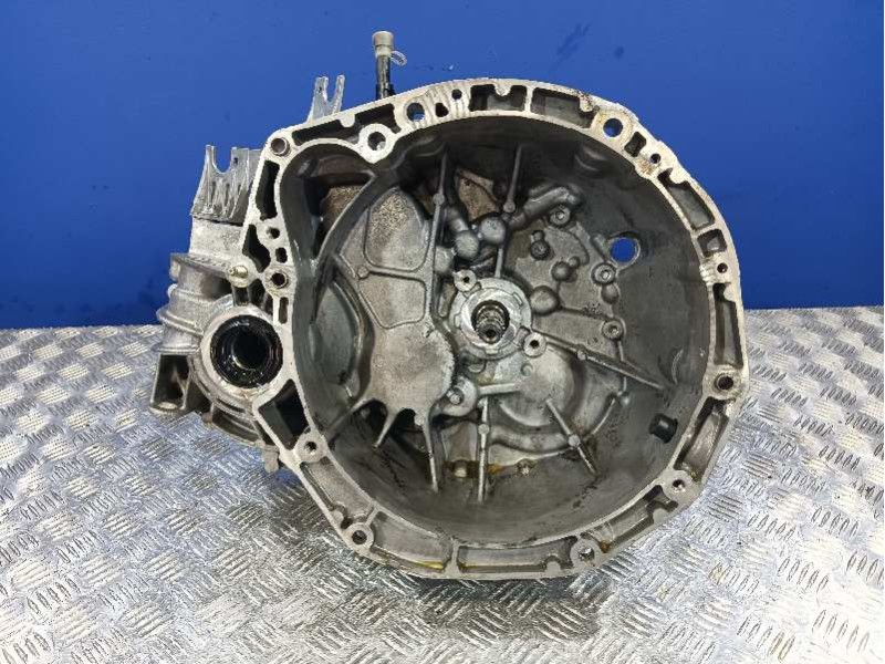 Recambio de caja cambios para renault megane ii berlina 5p dynamique referencia OEM IAM ND0001  