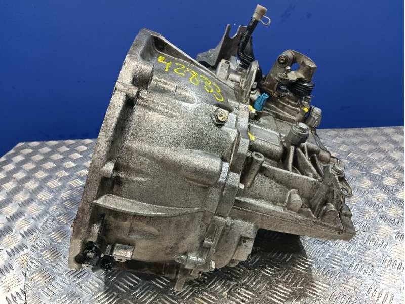 Recambio de caja cambios para renault megane ii berlina 5p dynamique referencia OEM IAM ND0001  