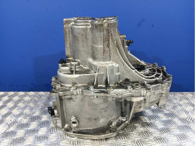 Recambio de caja cambios para renault megane ii berlina 5p dynamique referencia OEM IAM ND0001  