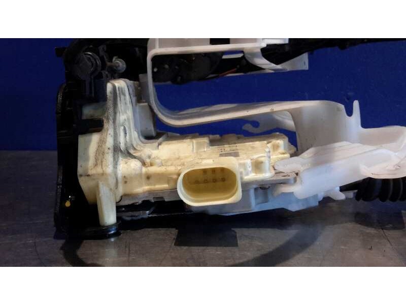 Recambio de cerradura puerta delantera derecha para volkswagen passat variant (3c5) 2.0 tdi referencia OEM IAM CZ3C1837016A  
