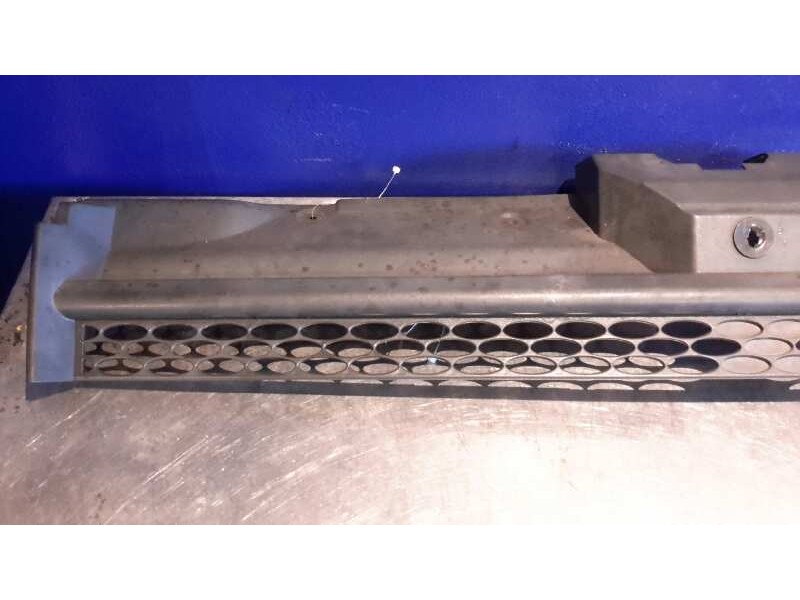 Recambio de rejilla delantera para ford transit connect (tc7) referencia OEM IAM 3T168350  