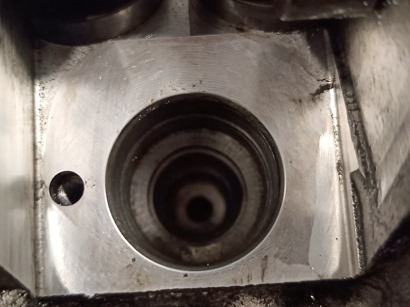 Recambio de culata para seat ibiza (6l1) 1.4 tdi referencia OEM IAM 045103373H  