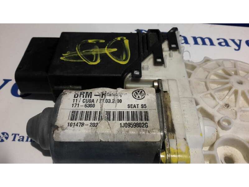 Recambio de motor elevalunas delantero derecho para volkswagen golf iv berlina (1j1) referencia OEM IAM 1J0959802G  