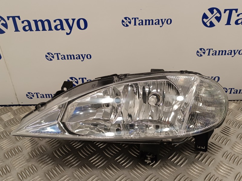Recambio de faro izquierdo para renault megane i fase 2 berlina (ba0) referencia OEM IAM 7701047184  085511131L