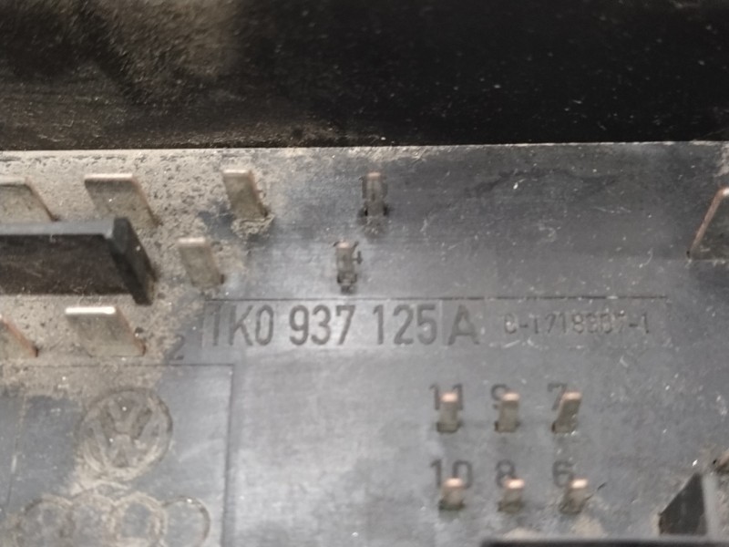 Recambio de caja reles / fusibles para audi a3 (8p) referencia OEM IAM 1K0937125A  