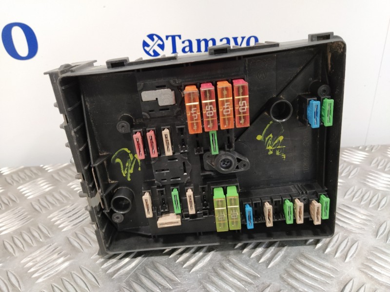 Recambio de caja reles / fusibles para audi a3 (8p) referencia OEM IAM 1K0937125A  