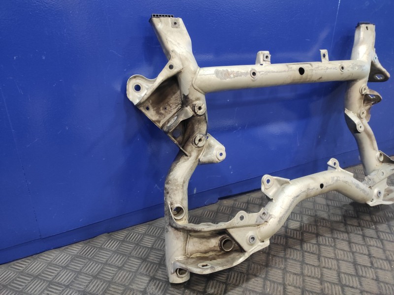 Recambio de puente delantero para mercedes-benz clase e (w212) lim. 3.0 cdi cat referencia OEM IAM PA218628011  