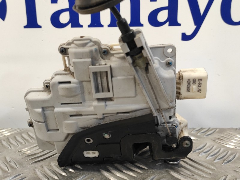 Recambio de cerradura puerta delantera izquierda para audi a6 berlina (4f2) 4.2 v8 40v referencia OEM IAM 4F2837015  