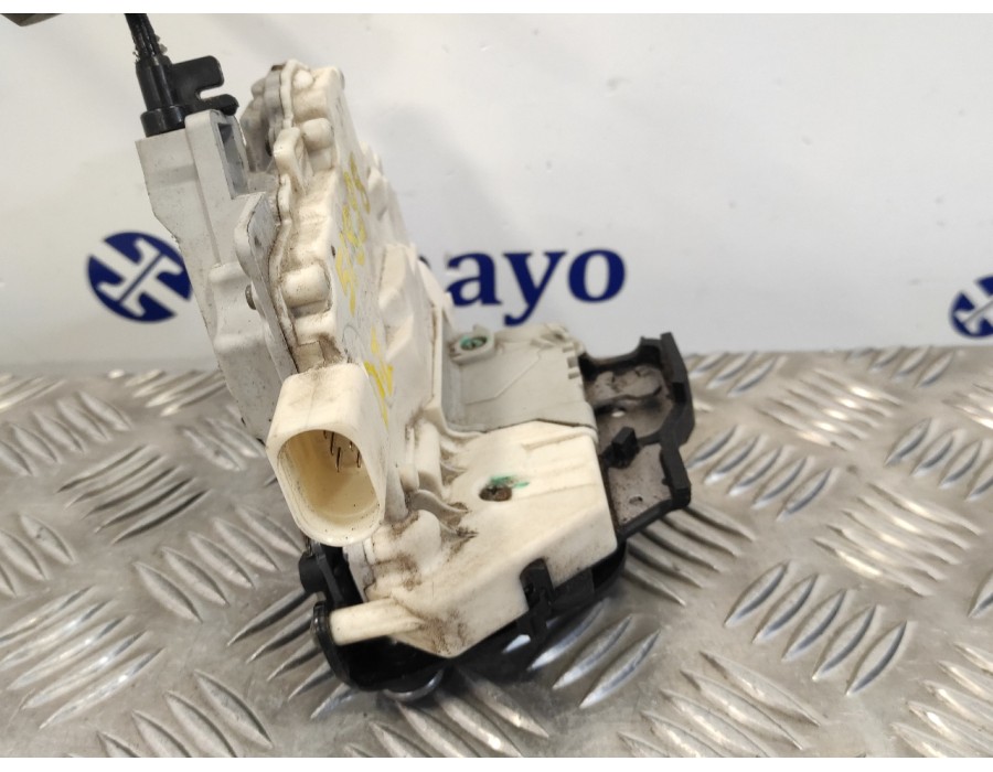 Recambio de cerradura puerta delantera izquierda para audi a6 berlina (4f2) 4.2 v8 40v referencia OEM IAM 4F2837015  