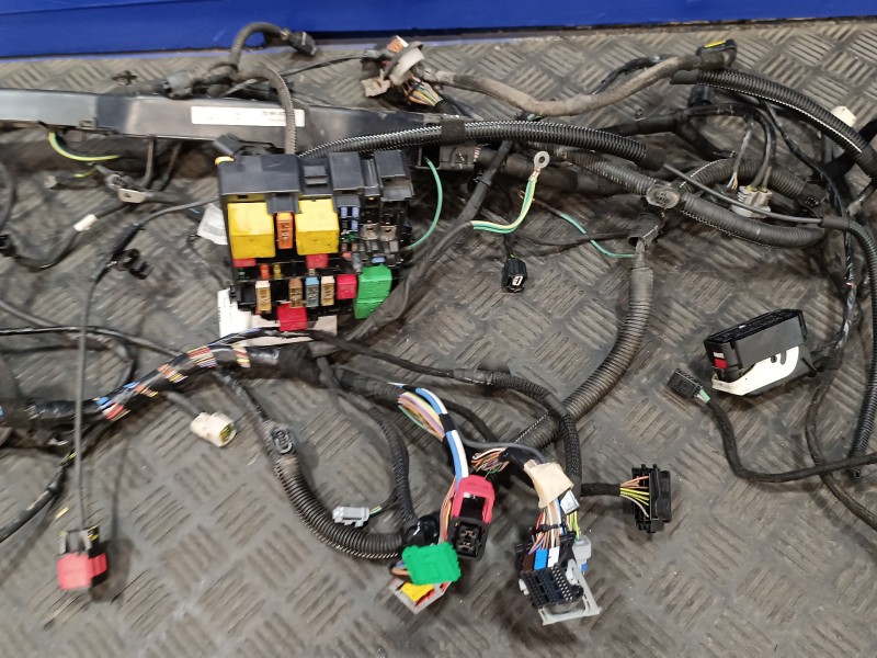 Recambio de instalacion electrica salpicadero para peugeot 208 1.2 12v e-vti referencia OEM IAM AC353309 10800066A9 452814602