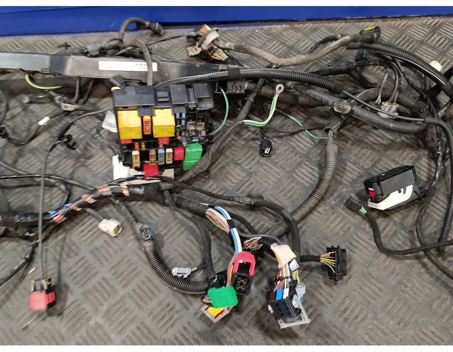 Recambio de instalacion electrica salpicadero para peugeot 208 1.2 12v e-vti referencia OEM IAM AC353309 10800066A9 452814602