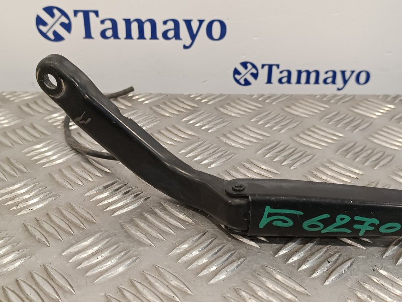 Recambio de brazo limpia delantero derecho para volkswagen crafter caja cerrada 2.0 tdi referencia OEM IAM A0018205944  