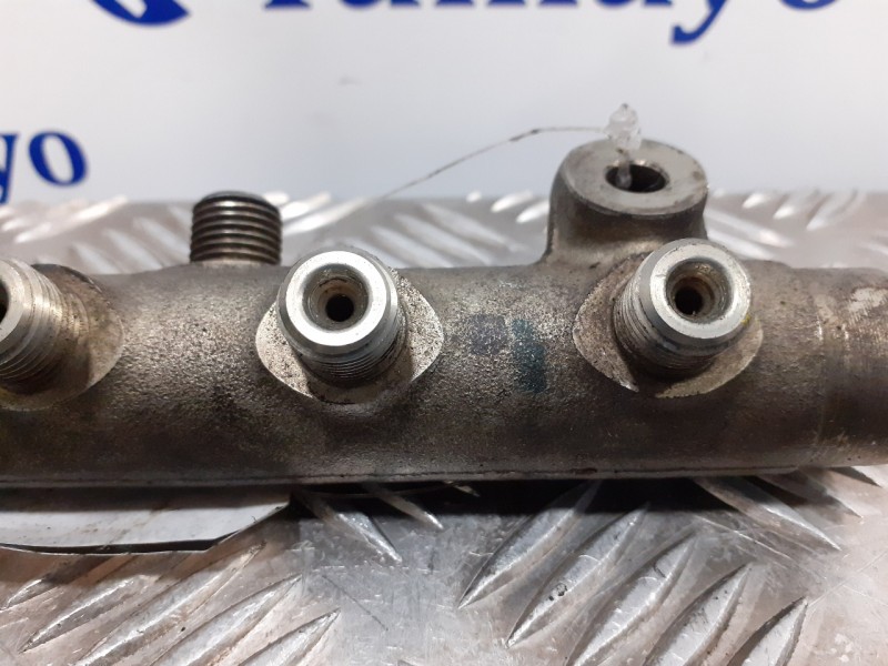 Recambio de rampa inyectora para opel astra h berlina 1.7 16v cdti referencia OEM IAM 0445214049  