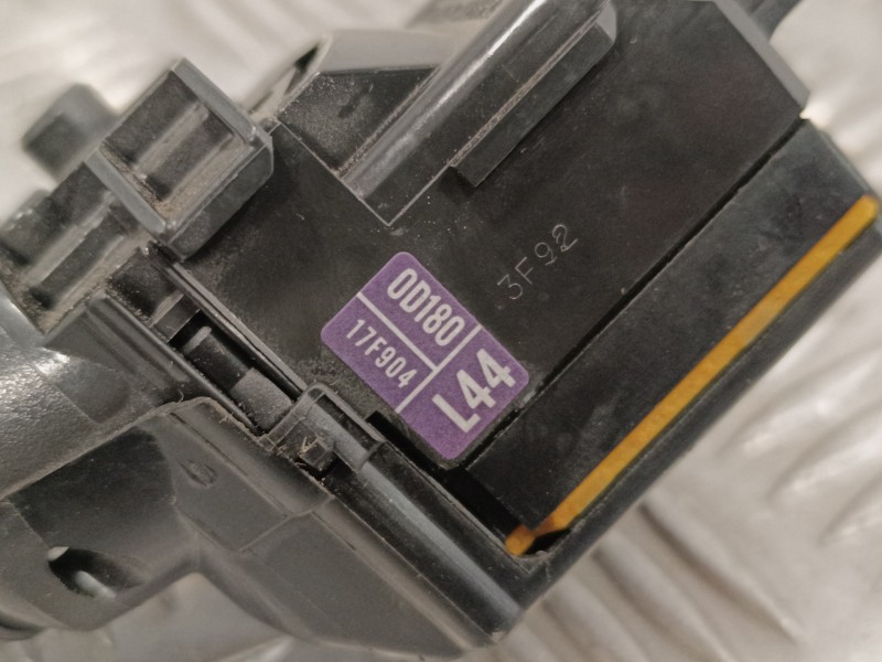 Recambio de mando multifuncion para toyota yaris 1.3 16v cat referencia OEM IAM 17F003LH  17F144