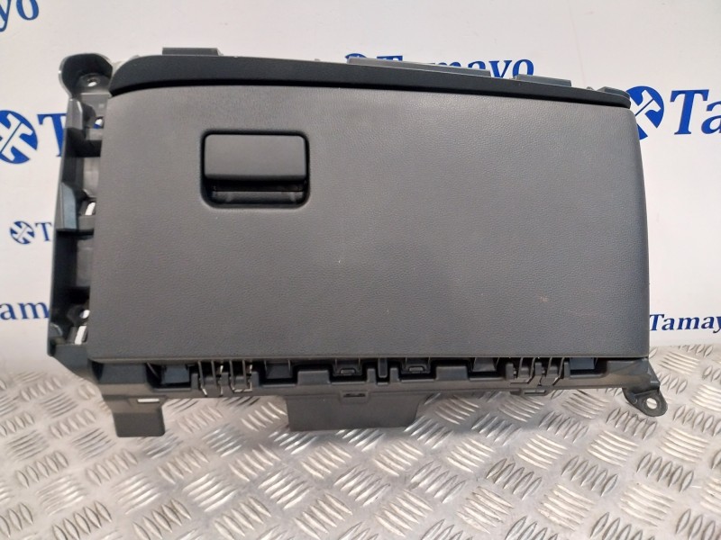 Recambio de guantera para toyota yaris cross cross (xp210) referencia OEM IAM 55550K0030 116746A0 B000656B