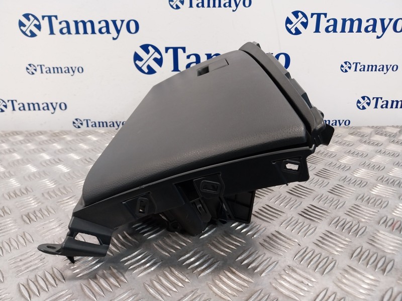 Recambio de guantera para toyota yaris cross cross (xp210) referencia OEM IAM 55550K0030 116746A0 B000656B