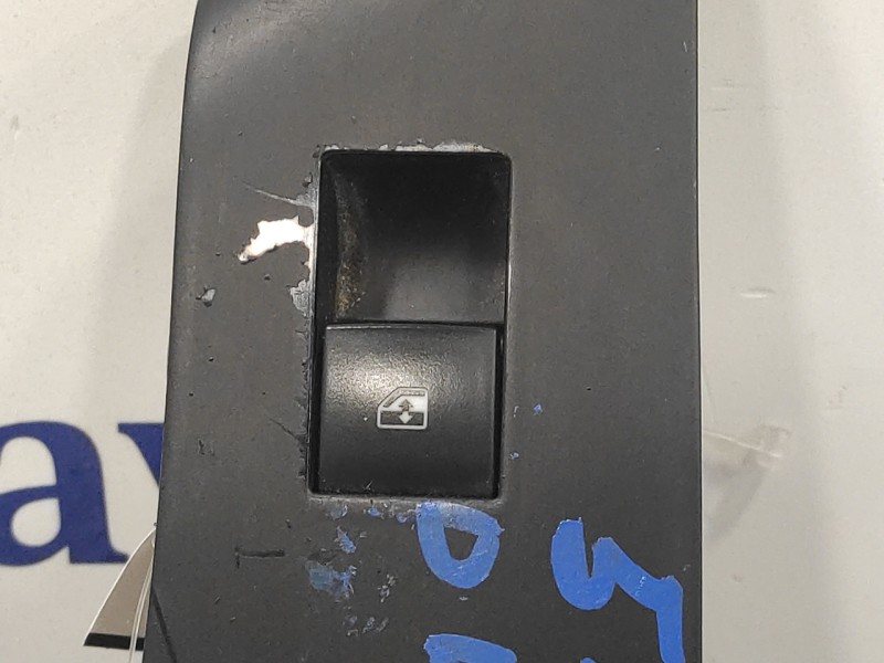 Recambio de mando elevalunas delantero derecho para opel astra j lim. enjoy referencia OEM IAM 13301886  