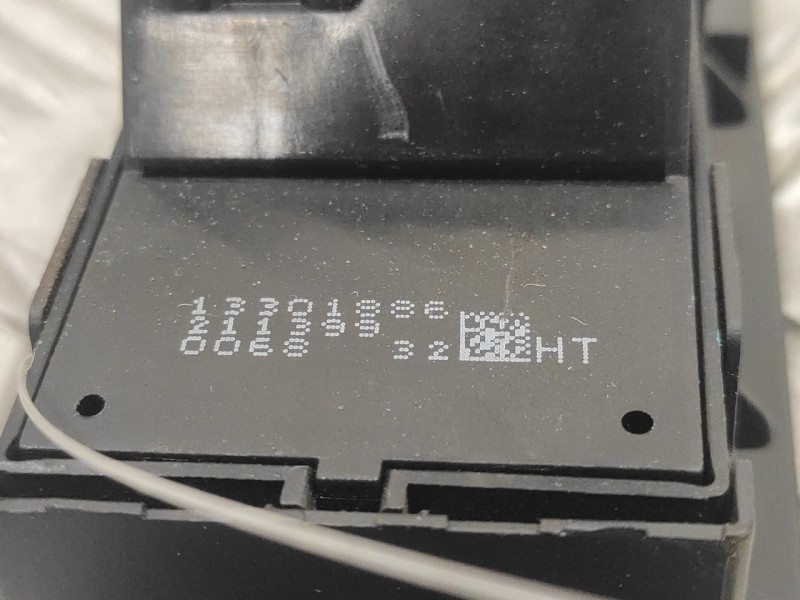 Recambio de mando elevalunas delantero derecho para opel astra j lim. enjoy referencia OEM IAM 13301886  