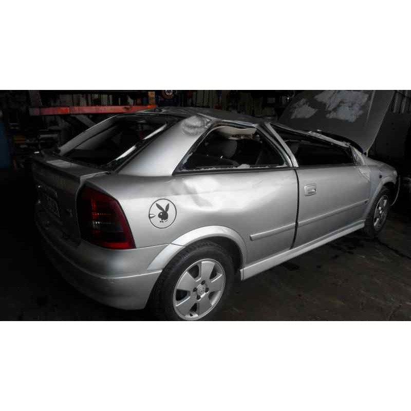 opel astra g berlina del año 2004