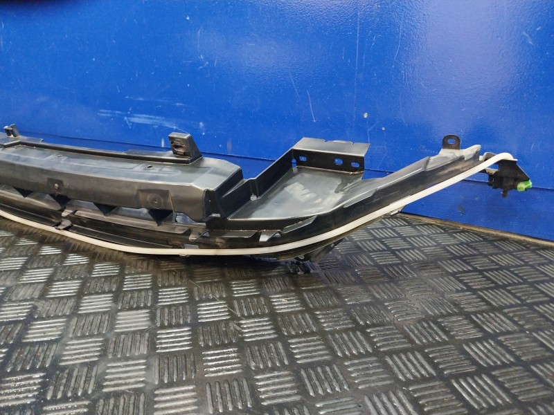 Recambio de panel frontal para land rover discovery sport referencia OEM IAM FK7217E778AD  FK7217E778BC