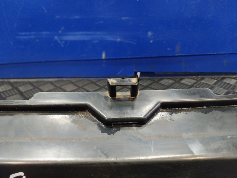 Recambio de panel frontal para land rover discovery sport referencia OEM IAM FK7217E778AD  FK7217E778BC