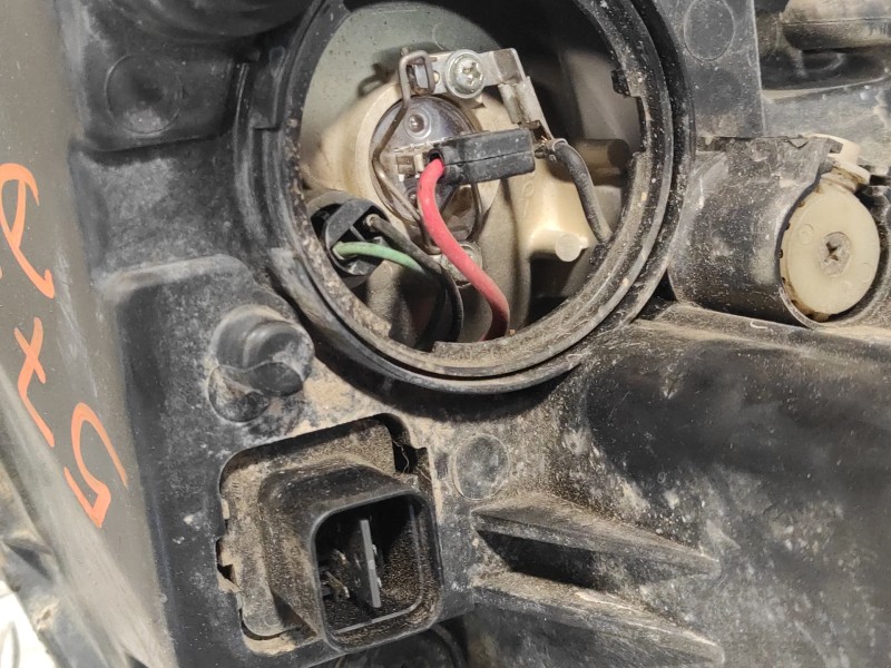 Recambio de faro derecho para ssangyong rexton 2.9 turbodiesel cat referencia OEM IAM   