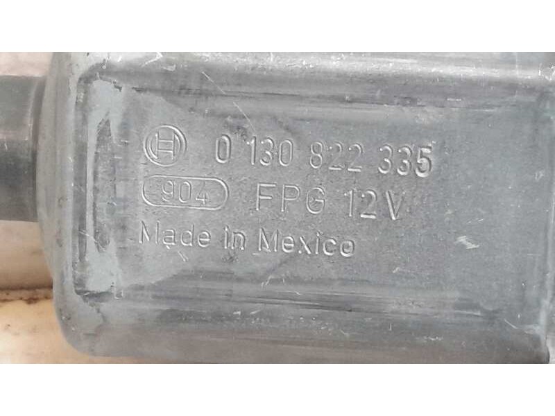 Recambio de motor elevalunas trasero izquierdo para chrysler grand voyager lx referencia OEM IAM 0130822335  