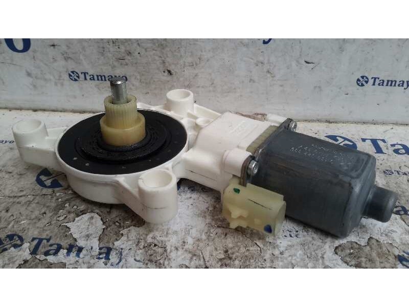 Recambio de motor elevalunas trasero izquierdo para chrysler grand voyager lx referencia OEM IAM 0130822335  