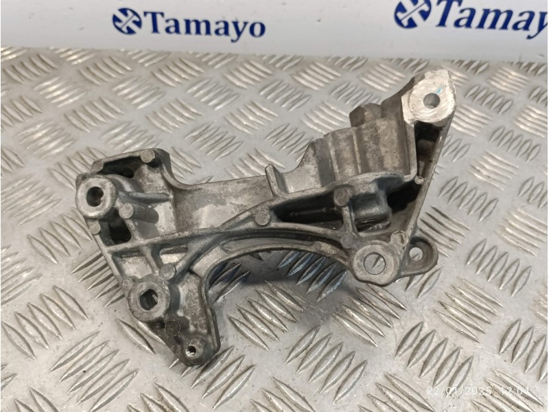 Recambio de soporte alternador para dacia lodgy 1.2 16v tce cat referencia OEM IAM 117104394R  
