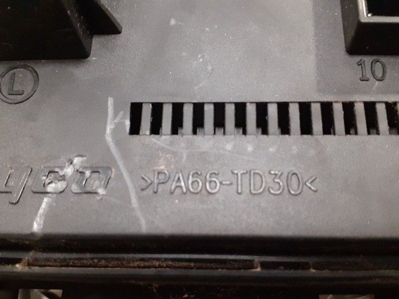 Recambio de caja reles / fusibles para ssangyong kyron 2.0 referencia OEM IAM PA66TD30  