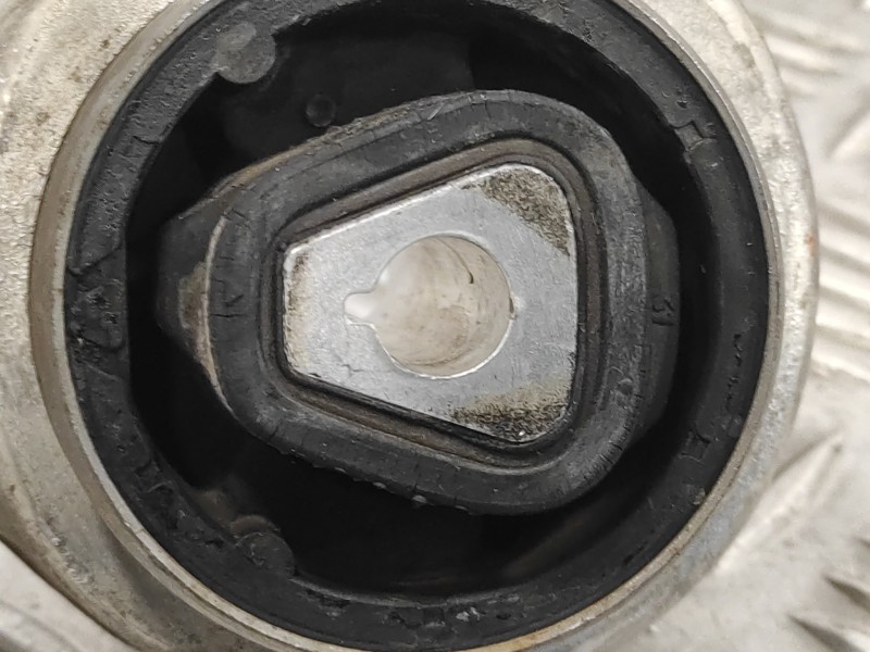 Recambio de brazo suspension superior delantero izquierdo para bmw serie 1 berlina (e81/e87) referencia OEM IAM 6765305  