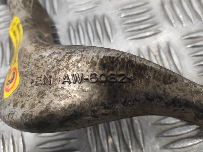 Recambio de brazo suspension superior delantero izquierdo para bmw serie 1 berlina (e81/e87) referencia OEM IAM 6765305  